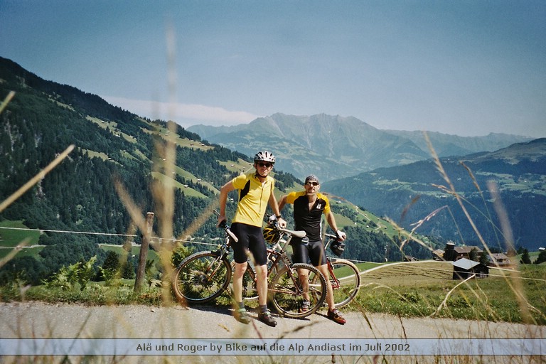 Al und Roger by Bike auf der Alp Andiast, 1500 M. . M.