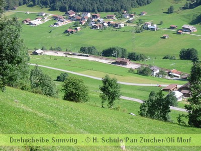Blick von oben auf Staziun und Drehscheibe