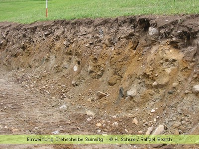 Erdschichten in der Surselva