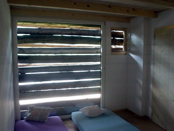 Blick durch Fenster im Gstezimmer